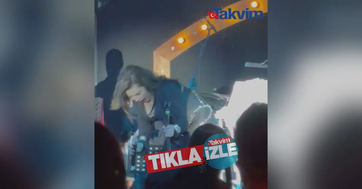 Alkolü fazla kaçıran şarkıcı Deniz Seki sahnede zor anlar yaşadı! Zil zurna sarhoş halleri görenleri şoke etti...