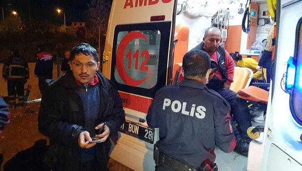 SON DAKİKA: Adana'da şaşırtan görüntü: Kanala uçtukları aracın üzerinde yardım beklediler-6