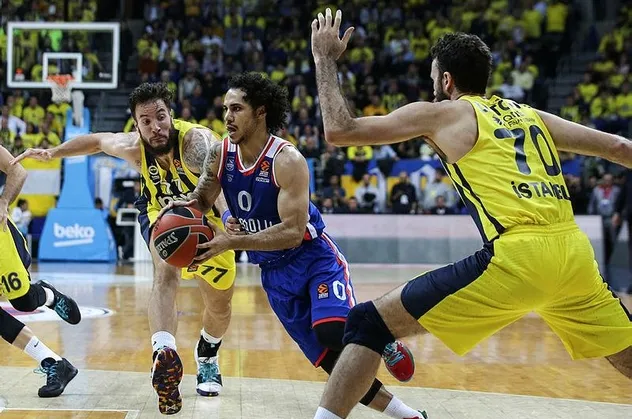 Euroleague'de Anadolu Efes Fenerbahçe'yi yendi, seriyi 7 maça çıkardı!