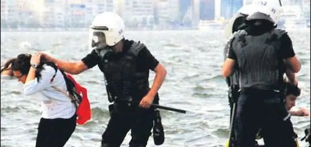 O polisler açığa alındı