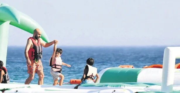 Alper Kul ve eşi Aylin Kontente Çeşme'de!