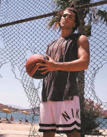 Survivor 2021 yarışmacısı çıka çıka bakın kim çıktı yoksa torpilli mi ! Survivor'ın yakışıklısı Masterchef jürisi Somer Sivrioğlu'nun...-8