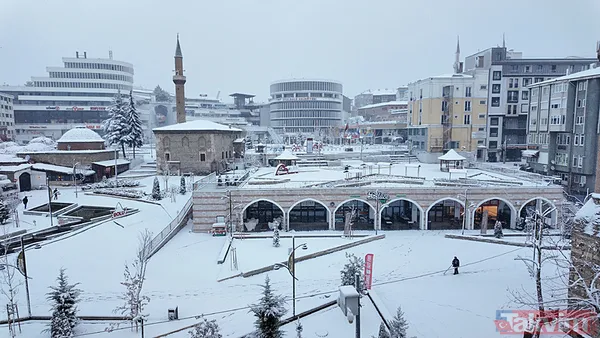 Kar sezonu başladı: Ankara ve İstanbul'da sulu Doğu'da lapa lapa - 8