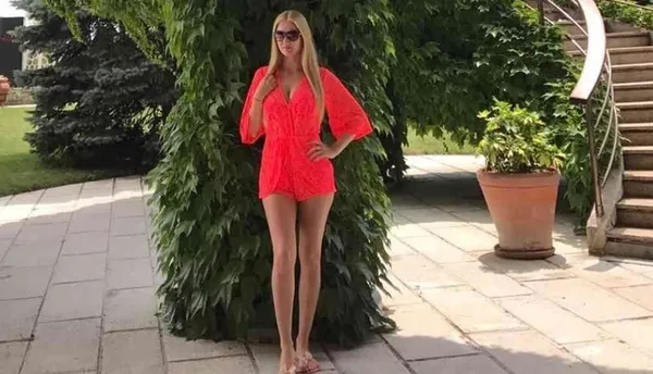 Ukraynalı Kristina evinde elleri kelepçeli halde ölü bulundu! "İzlediği filmden etkilenerek intihar etmiş olabilir"-4