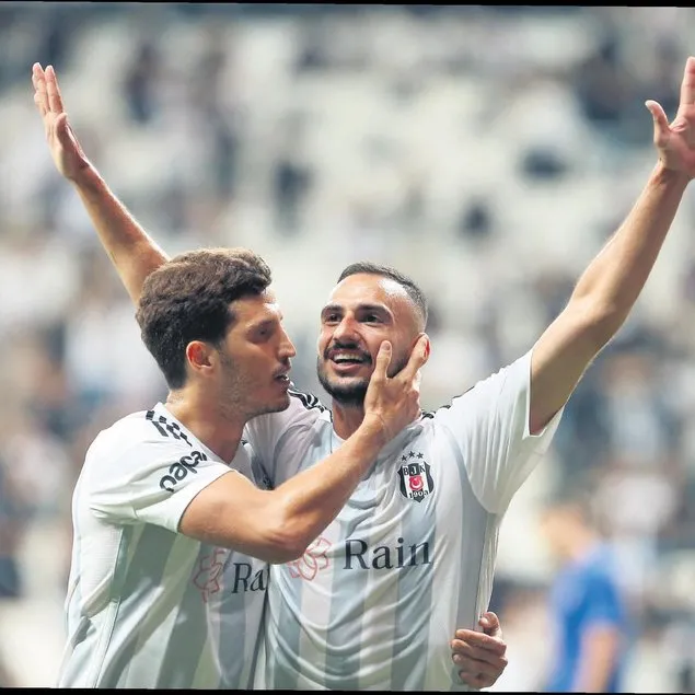 Kartal ’bulut’ların üstünde
