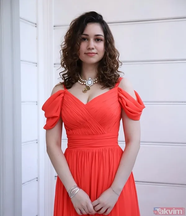 Kayahan’ın kızı Aslı Gönül Açar büyüdü genç kız oldu! Güzelliğiyle annesi İpek Açar’ı solladı son halini gören hayran kaldı - 15