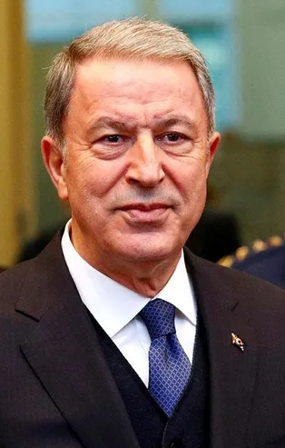 Milli Savunma Bakanı Hulusi Akar'ı Kiev'de duygulandıran not