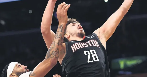 Milli basketbolcudan tarihe geçen performans! Houston Rockets’da oynayan Alperen Şengün 2000 sayı ile fırtına yarattı