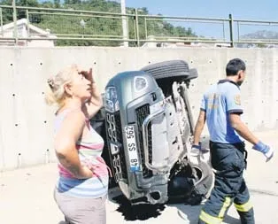 Kaza yaptı kedisinin derdine düştü