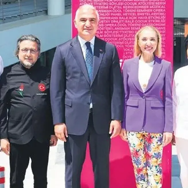 filistinli-sanatcilar-kultur-yolu-festivalinde-yasanan-insanlik-ayibinin-tum-dunyaya-gosterilmesini-istiyoruz-1717309365765.jpg Filistinli sanatçılar Kültür Yolu Festivali’nde! “Yaşanan insanlık ayıbının tüm dünyaya gösterilmesini istiyoruz”-2