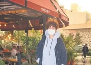 Bergüzar Korel İzmirdeki deprem nedeniyle oyunlarını iptal etti