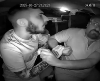 Yer İzmir! Taksi şoförünün darbedildiği anlar kamerada!