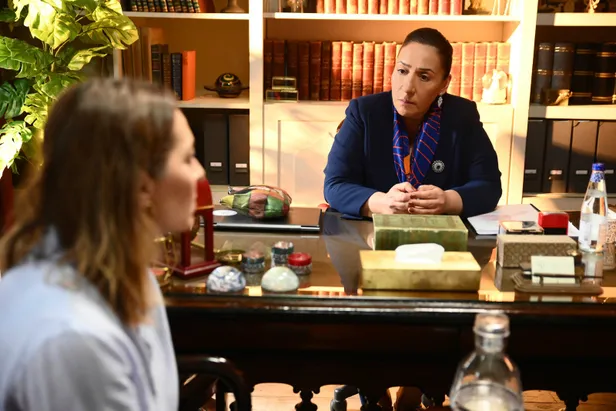 masumlar-apartmaniyla-o-diziyle-birlesince-olanlar-oldu-kac-zamandir-bekleniyordu-nihayet-gercek-oluyor-1636454206931.jpg Kaç zamandır bekleniyordu nihayet gerçek oluyor! Masumlar Apartmanı'yla o dizi birleşince olanlar oldu!-3