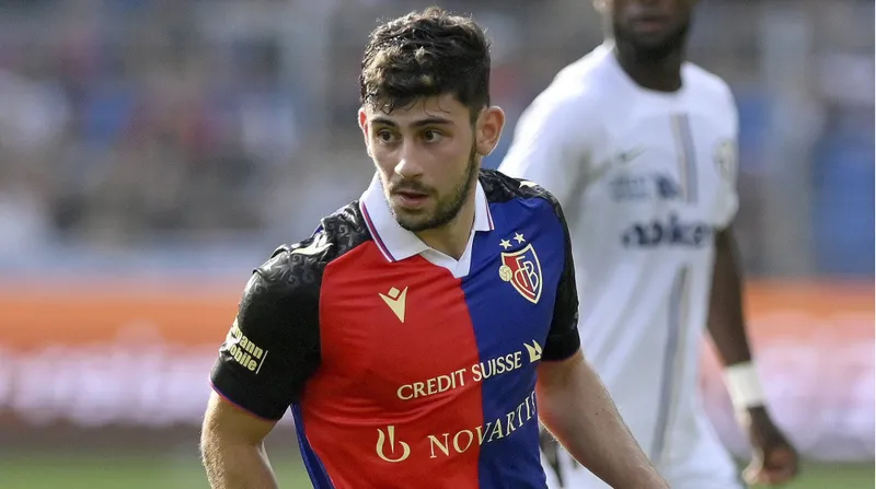 galatasarayda-kiralik-belirsizligi-o-oyuncularin-gelecegi-okan-buruku-dusunduruyor-1715706164463.jpg Galatasaray'da kiralık belirsizliği! O oyuncuların geleceği Okan Buruk'u düşündürüyor-7