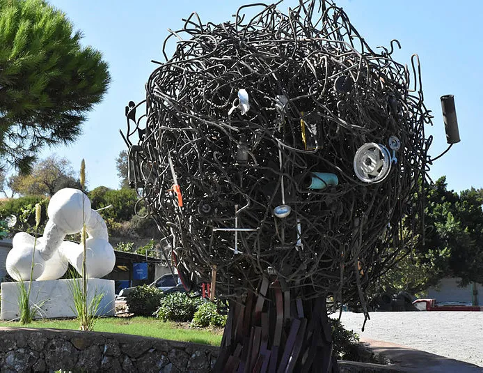 Malatya esnafı CHP’nin heykelini çok güzel ti’ye aldı!