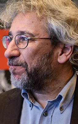 CHP'den firari Can Dündar'a ziyaret