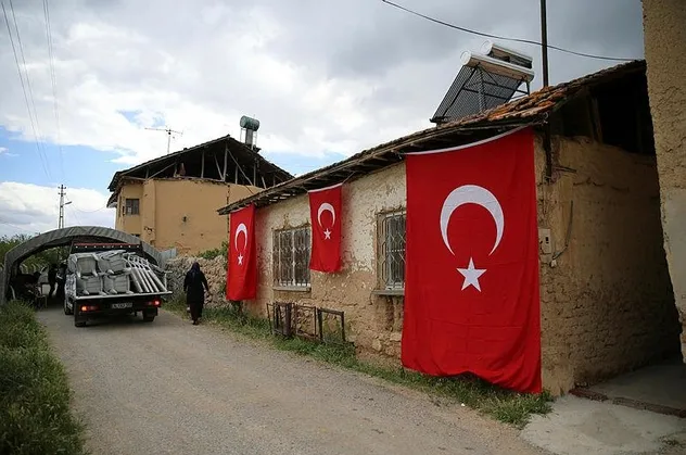 5 kahraman vatan evladının şehadet haberi baba ocakları Malatya, İzmir, Antalya, Ankara ve Hatay'a ulaştırıldı