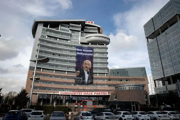 kilicdaroglu-chp-binasina-ben-kemal-geliyorum-pankarti-asti-ama-adresi-yazmadi-takvim-rotasini-cikardi-1675467024089.jpeg