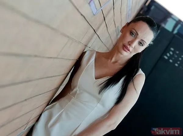 İnci Taneleri Nusret'in (Kibrit Yasin) kız kardeşi bakın hangi ünlü oyuncu çıktı! İşte Rıza Kocaoğlu'nun oyuncu kardeşi Hande Erçel'le aynı dizide... - 15