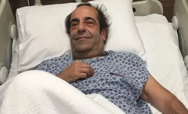 ozkan-ugur-hasta-mi-hastaligi-ne-ozkan-ugur-saglik-durumu-nasil-1687529078159.jpeg Özkan Uğur sağlık durumu nasıl? Özkan Uğur hasta mı, ne oldu, hastalığı ne? Entübe ne demek? Özkan Uğur kimdir, kaç yaşında?-1