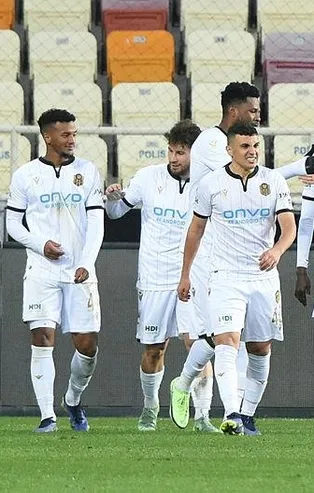 Öznur Kablo Yeni Malatyaspor 3-1 Akhisarspor (MAÇ SONUCU-GOLLER VE ÖZET İZLE)