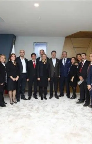 CHP Bayraklı ilçe yönetiminde kriz! İstifalar peş peşe geldi Pınar Susmuş’un başkanlığı düştü