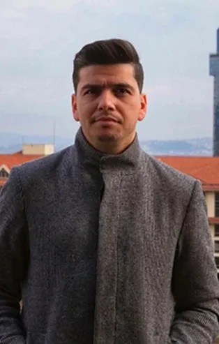 Ünlü Beyoğlu Sineması'nın işletmecisi Utku Ögetürk hırsızlıktan tutuklandı! Marketten gizlice çaldığı sırada...