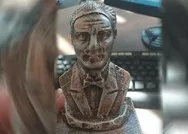 Tek icraatı heykel olan parti heykeli de beceremedi! CHPli Başkan Gruşçu’yu topa tuttular