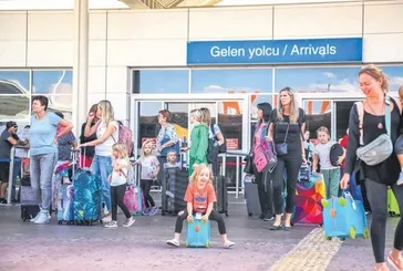 Antalya'da yılbaşı rekoru! 121 bin 139 yabancı turist geldi