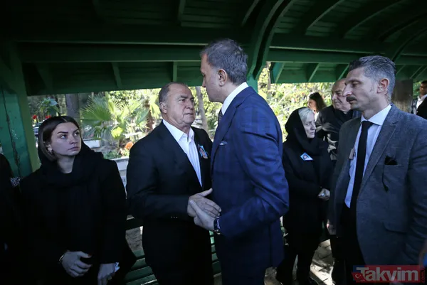 Fatih Terim'in acı günü! Annesi Nuriye Terim son yolculuğuna uğurlandı - 8