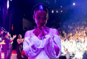 Melike Şahin’den doğum öncesi son konser: Aşırı tuhaf hisler yaşıyorum