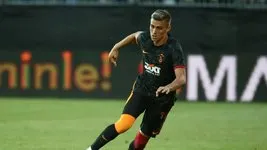 Galatasaray'da iki ayrılık daha!