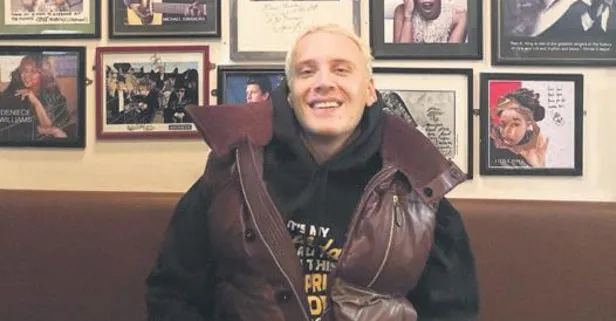 Edis Londra Stüdyosu'nda hazırlanan balmumu figürünü ziyaret etti