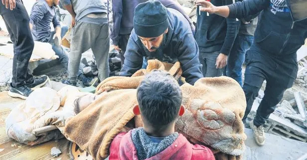 Yerle bir olan Gazze'de enkazlardan onlarca cansız çocuk bedeni çıktı!