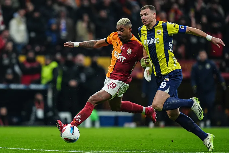 Galatasaray'da veda zamanı! Yıldız futbolcularla yollar ayrılacak - 8