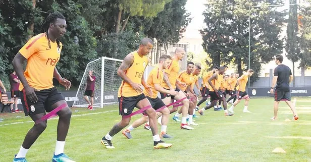 PSV ve Valencia ile özel maç yapılacak