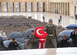 Anıtkabir’e ziyaretçi akını