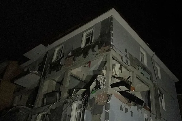 Karabük'te doğalgaz kaynaklı patlama felakete neden oldu! 1'i çocuk 4 kişi yaralandı