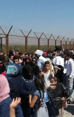 Suriyeliler sınır kapısına akın etti