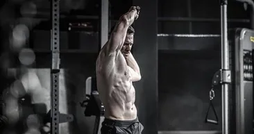 Kerem Bursinin kız kardeşi Melis Bürsin sosyal medyayı salladı! İki kardeş ancak bu kadar benzemez