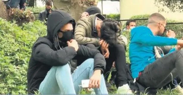 Sosyal mesafeyi ’Fas’ geçtiler