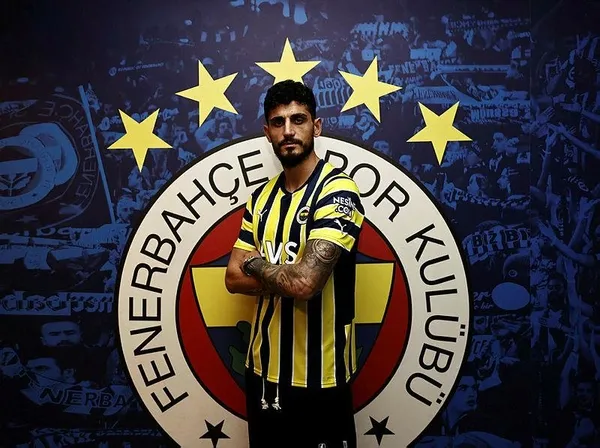 fenerbahcenin-samet-akaydin-transferinde-ikinci-kriz-bu-kez-de-sponsor-gerilimi-patladi-fotograflar-silindi-1673511419566.jpeg