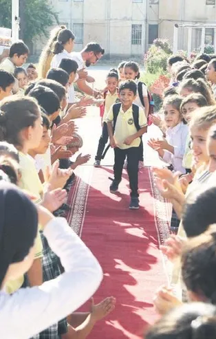 Öğrencilerin en mutlu halı