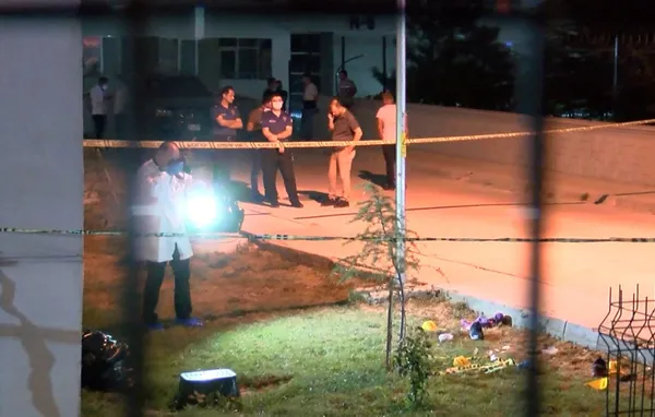 ankara-mamakta-eski-es-dehseti-karisini-oldurdu-sevgilisi-ve-kizini-yaralayip-intihara-kalkisti-1630380123838.jpg Ankara Mamak'ta eski eş dehşeti! Karısını öldürdü sevgilisi ve kızını yaralayıp intihara kalkıştı-10