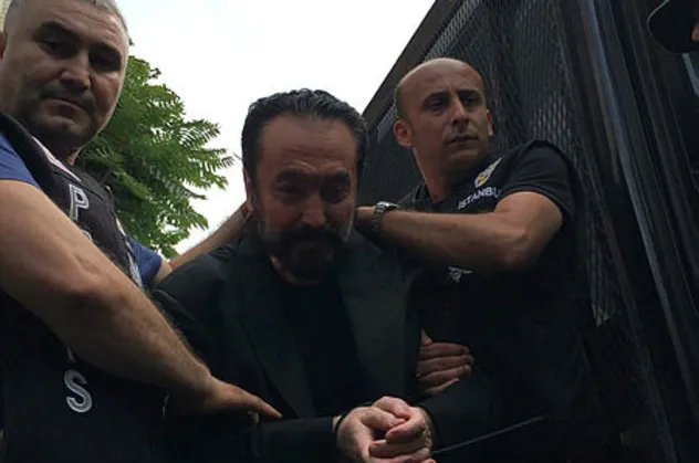 Adnan Oktar üyelerin miraslarına da çökmüş