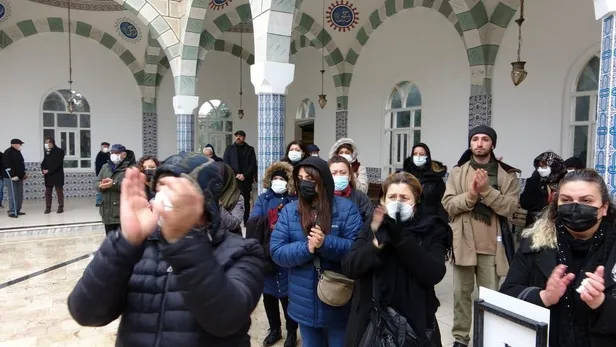 Sinema ve dizi oyuncusu Ayberk Pekcan son yolculuğuna uğurlandı-4