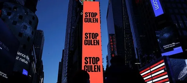 Times Meydanı’nda Stop Gülen ilanı