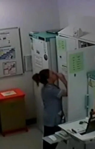 İngiltere'de skandal! Hemşire böyle basıldı