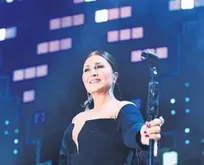 Sibel Can bayramın ikinci günü Kıbrıs’ta konser verdi