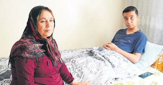 Evde maç seyreden gence maganda kurşunu isabet etti